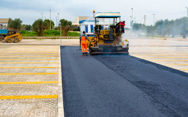 Best Professional Driveway Pavers  in Evansville, WI